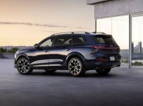 Audi официально представила новый Q9 2.jpg