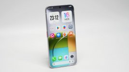 Первый безрамочный смартфон выпустит не Apple.jpg